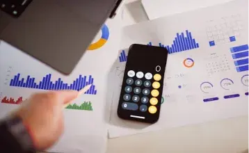 Revenue & Growth Analytics
