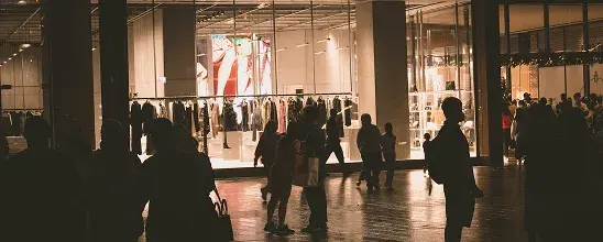 Hybrid Retailers